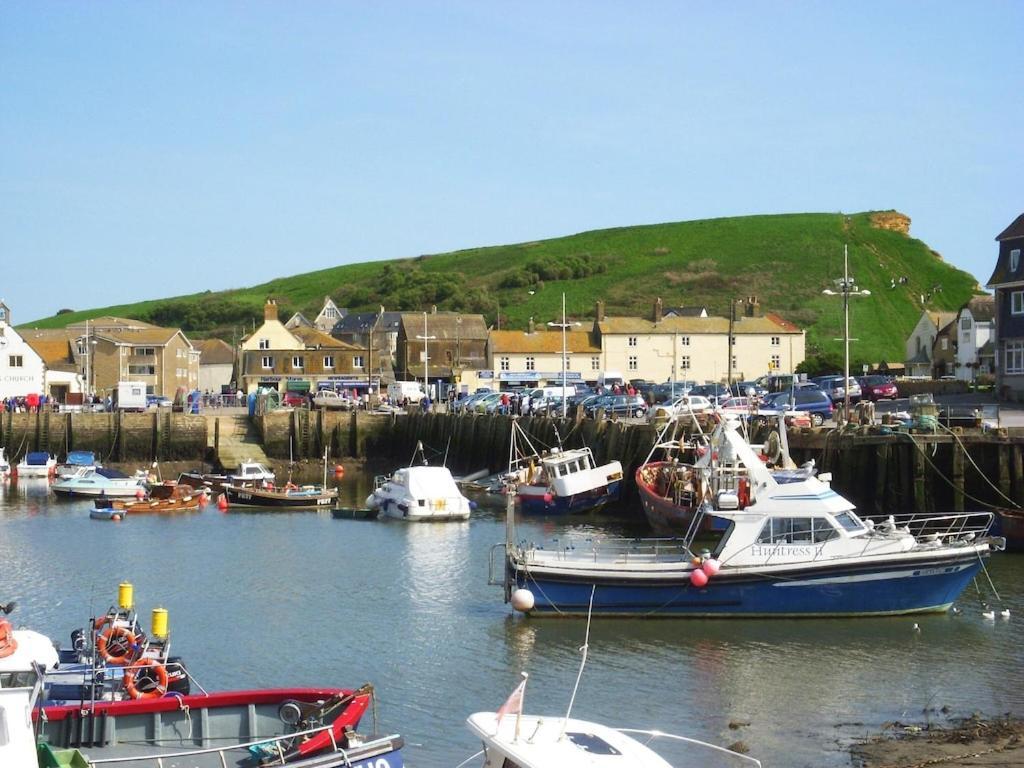 With Sea Views Apartment West Bay