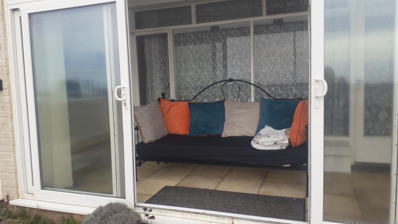 Apartment With Sea Views West Bay